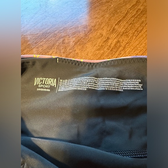 Victoria Secrets Sport Leggings - Picture 4 of 5